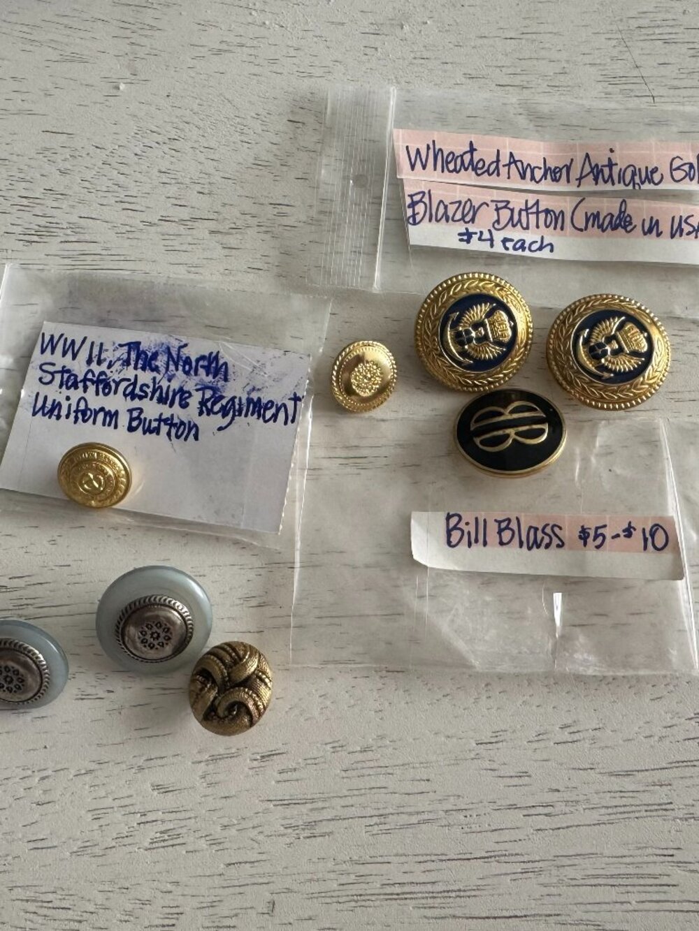 Vintage special buttons, lot of 8